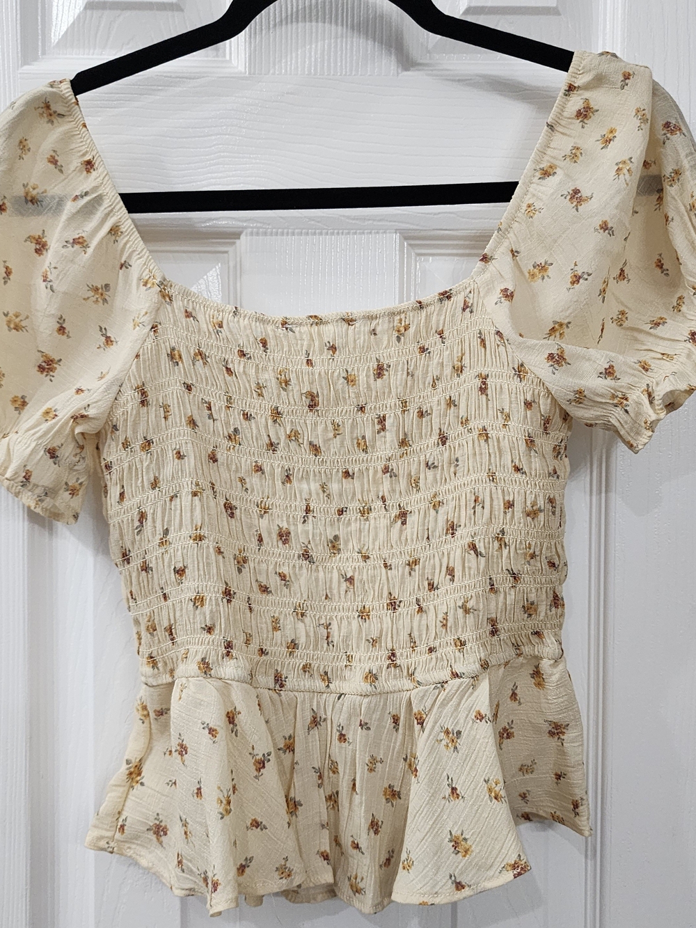 Trixxi Cream Floral Smocked Peplum Tie-Front Top Size: Medium - Picture 2 of 8